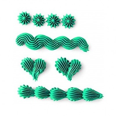 Decoradores para bolos verdes com diferentes formas e texturas sobre fundo branco