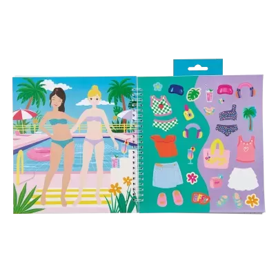 Livro dobrável com ilustrações de raparigas e roupas para vestir