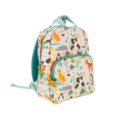 Mochila infantil estampada com animais selvagens e alças verdes.