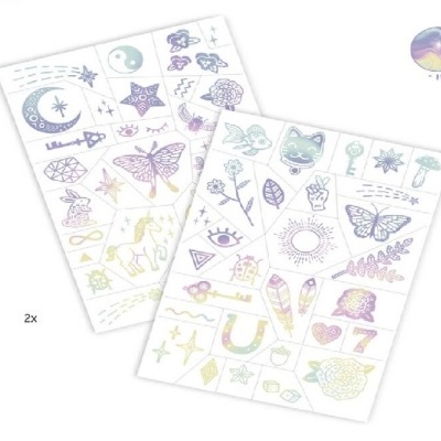 Folhas de autocolantes com desenhos coloridos e iridescentes em fundo branco