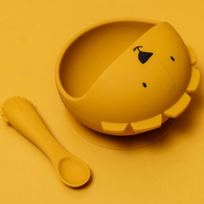 Conjunto de prato e colher de silicone amarelo em forma de leão