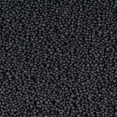 Pequenas pérolas pretas agrupadas uniformemente