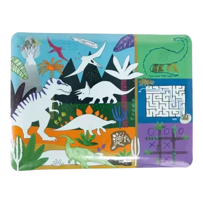 Tabuleiro colorido com dinossauros e jogos