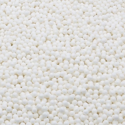 Muitas pequenas esferas brancas lisas e uniformes