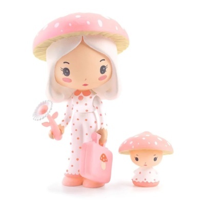 Figuras decorativas de cogumelo com mulher em rosa e creme