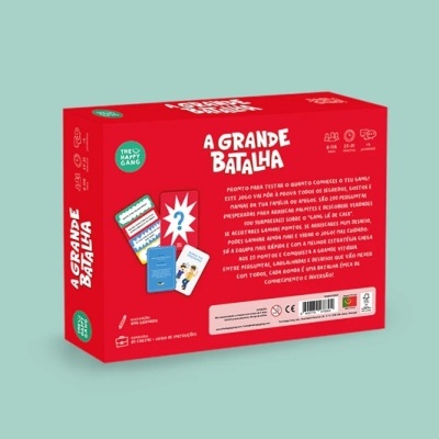 Caixa vermelha do jogo de tabuleiro 'A Grande Batalha' com cartas coloridas