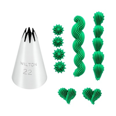 Bico de pasteleiro Wilton nº 22 e formas de decoração em creme verde