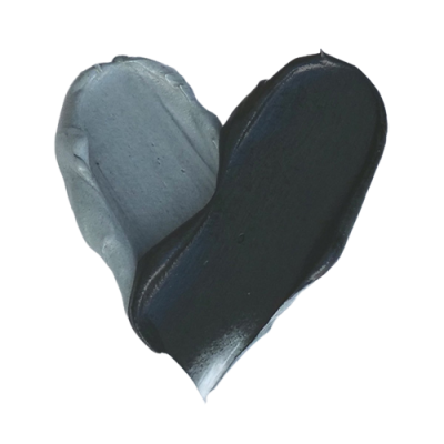 Coração feito com tinta cinzenta clara e preta