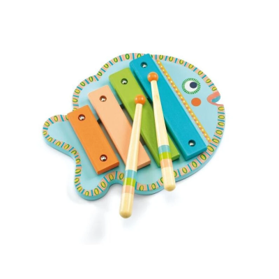 Xilofone de madeira colorido em forma de peixe com baquetas