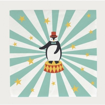 Guardanapo com estampa de pinguim a pé em tamborete colorido com fundo de raios e estrelas