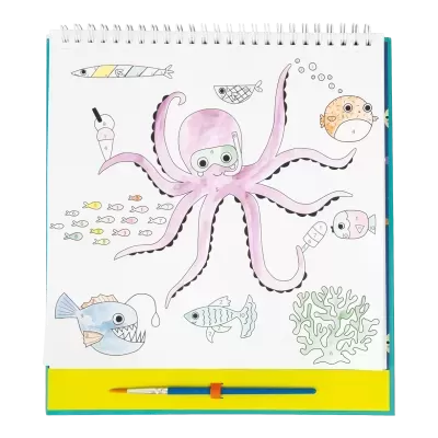 Livro para pintar com desenho de polvo e peixes e pincel