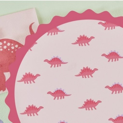 Prato e guardanapo rosa com padrão de dinossauros cor-de-rosa