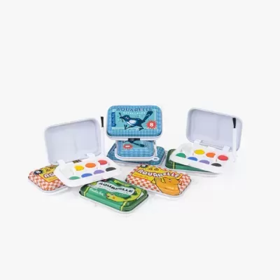 Paletas de aquarela com tampas ilustradas de animais e 8 cores distintas em pastilhas