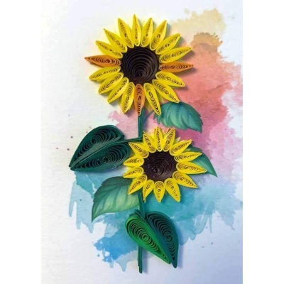 Flores de girassol feitas em quilling de papel sobre fundo em aguarela