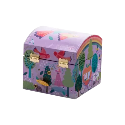 Caixa de música infantil lilás decorada com desenhos de pássaros, carruagem e arco-íris