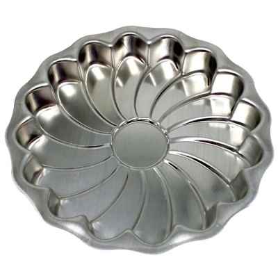 Forma de alumínio para bolos prateada curva e espiralada