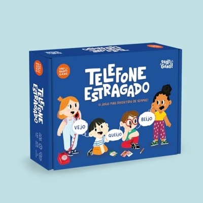 Caixa azul de jogo Telefone Estragado com desenho de crianças e textos variados