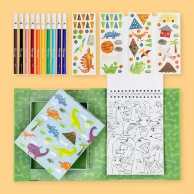 Material para colorir com canetas coloridas, autocolantes e caderno com desenhos de dinossauros.