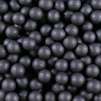 Bolas pretas pequenas com textura áspera