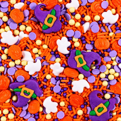 Confeitos de açúcar coloridos com temática de Halloween