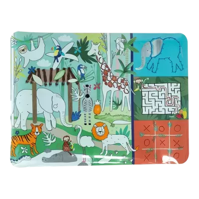 Tapete infantil com ilustrações de animais selvagens e jogos interativos