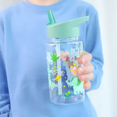 Garrafa de plástico transparente com tampa verde e ilustrações de animais coloridos
