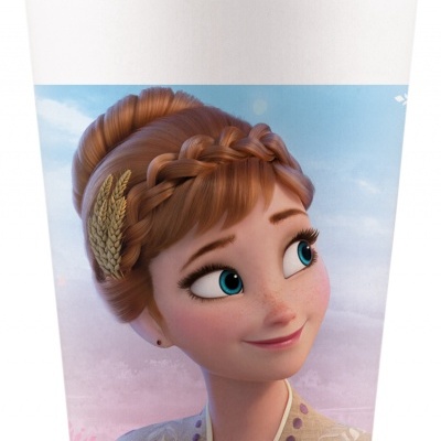 Copo descartável com personagem animada Anna de Frozen e fundo azul e rosa