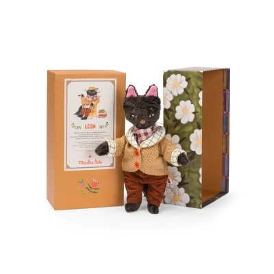 Boneco de peluche gato com roupa e caixa decorativa floral