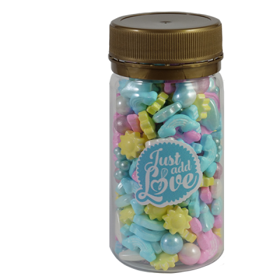 Frasco transparente com doces coloridos e etiqueta 