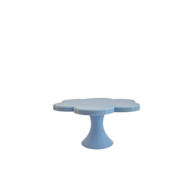 Mesa de centro azul claro com tampo em forma irregular e base cónica