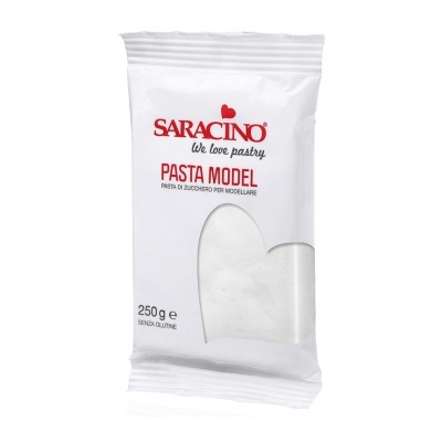 Embalagem branca de pasta modeladora Saracino com texto vermelho e preto