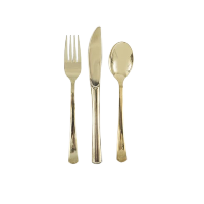 Conjunto de talheres dourados com garfo, faca e colher