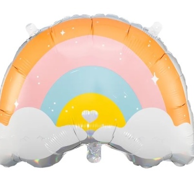 Balão arco-íris colorido com nuvens brancas e coração amarelo