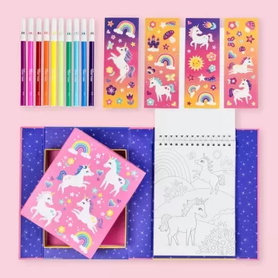 Conjunto para colorir com canetas, bloco espiral e autocolantes com desenho de unicórnios