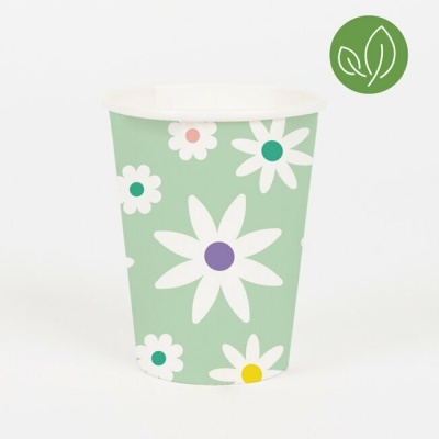 Copo descartável verde com flores brancas coloridas