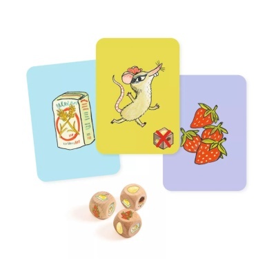 Cartões e dados de madeira com ilustrações de cereal, rato e morangos