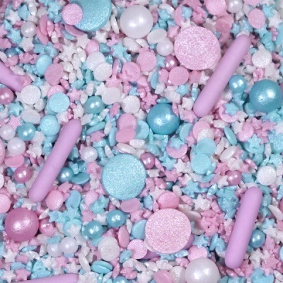 Mistura de confeitos coloridos em tons pastel para decoração de bolos