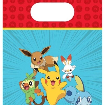 Saco plástico com personagens Pokémon coloridos e padrão Poké Ball vermelho e azul