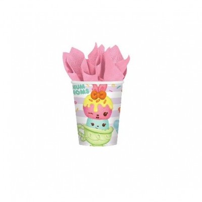 Copo de papel colorido com ilustração de gelados e guardanapos rosas