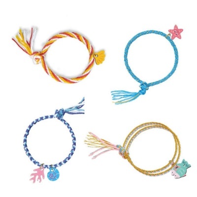 Pulseiras coloridas de corda com pendentes de concha, estrela-do-mar, coral, caracol e peixe