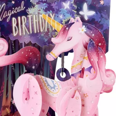 Decoração de unicórnio cor-de-rosa em papel com texto Magical BIRTHDAY