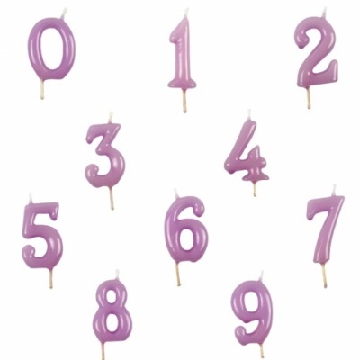 Velas de aniversário lilás em forma de números de 0 a 9 com suporte de madeira