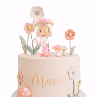 Bolo cor de rosa com decorações de flores, cogumelos e figura de menina em pasta