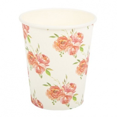 Copo de papel branco com padrão floral cor de rosa