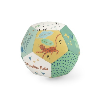 bola de tecido com desenhos de animais, folhas e texto Moulin Roty
