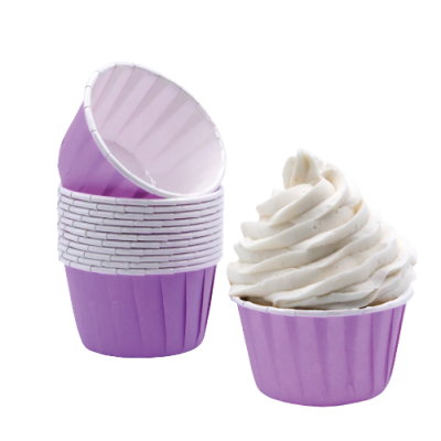 Forminhas para cupcakes lilás com creme branco