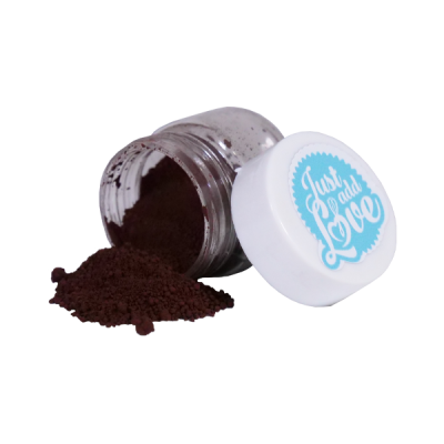 Frasco pequeno com pó castanho e tampa branca 'Just add Love'