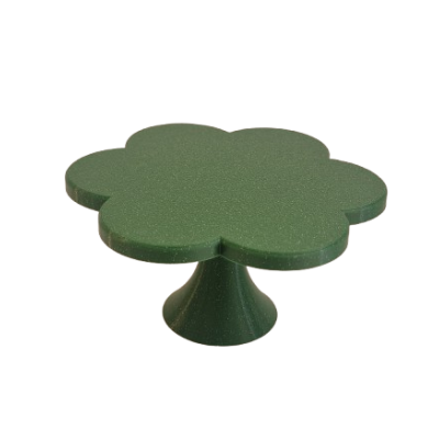 Prato de bolo verde em formato de flor com base cónica