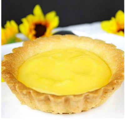 Tarteleta com recheio amarelo cremoso e base crocante
