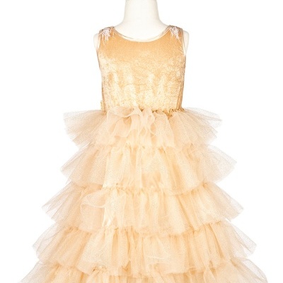 Vestido de criança dourado com saia de tule em camadas
